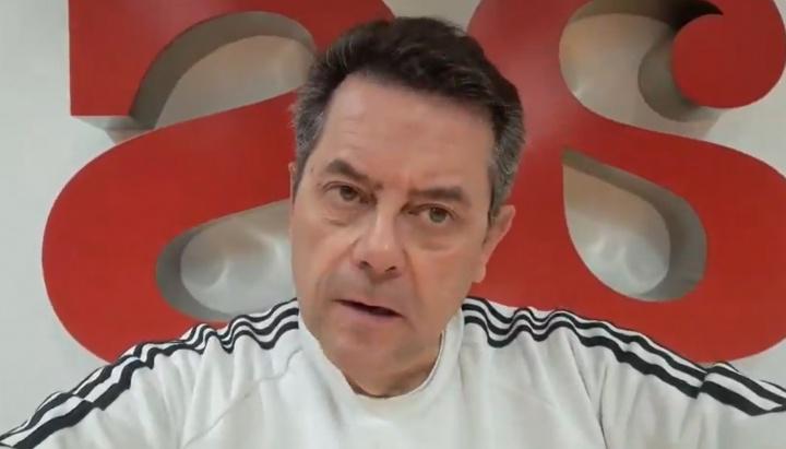 ue, 成俱乐部未, 成为五大洲