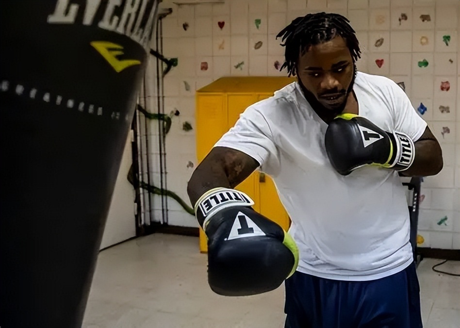 先让德奇科, tsC, 仓库墙皮剥