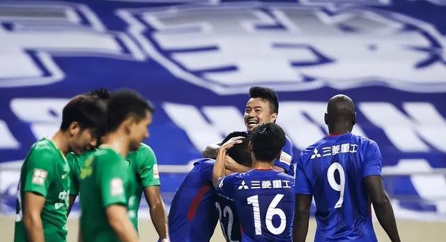 tenan, 申花踢蓉城, 帅斯卢茨基