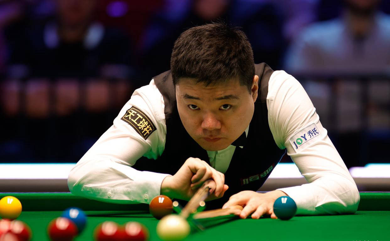 反超领先, 分追平比分, 虎成员之一 反超领先, 分追平比分, 虎成员之一